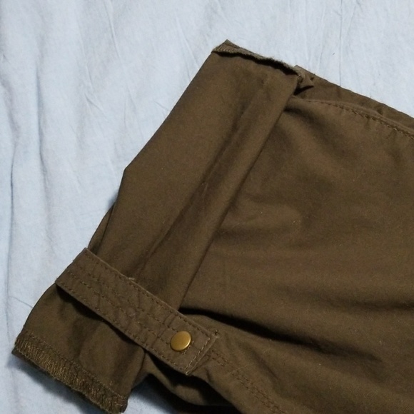 Jones NY Sport Cargo Pants size 8 - Picture 3 of 3